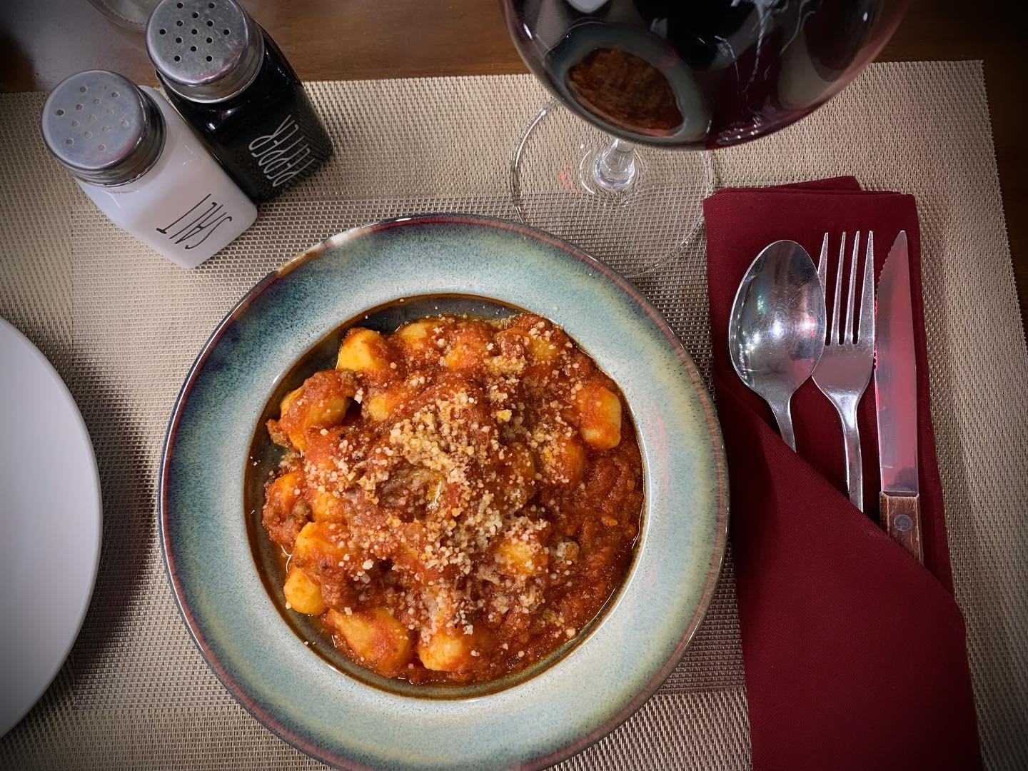 L’Italiano stands out for delivering both authenticity in flavor and abundance on the plate